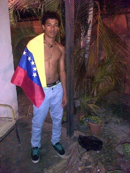 no me gusta decir como soy... muy alegre y sociable, preguntame