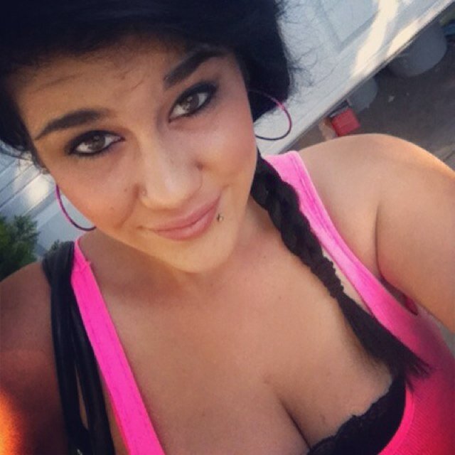 Sheyy2626's profile picture. Follow me and ill follow you backk!