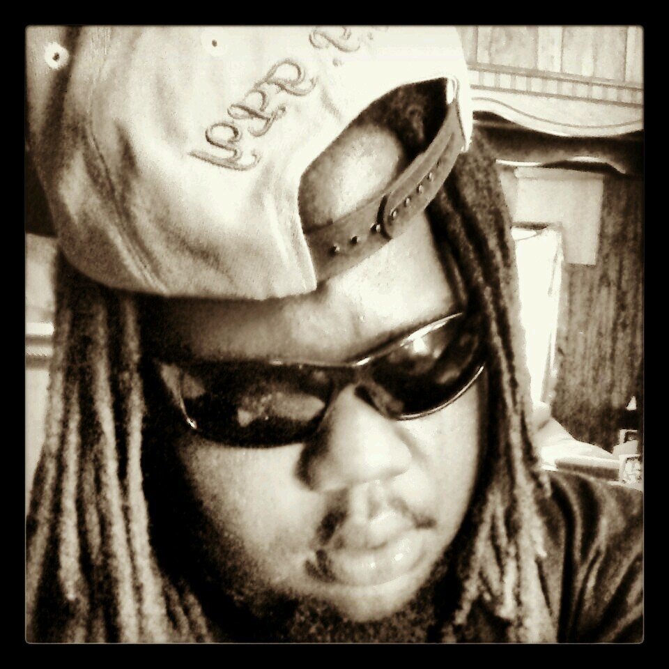 chosenfavorite's profile picture. CEO/Mechanic @ Tare OuttaDea Racing....Follow Me On my Road to Riche$