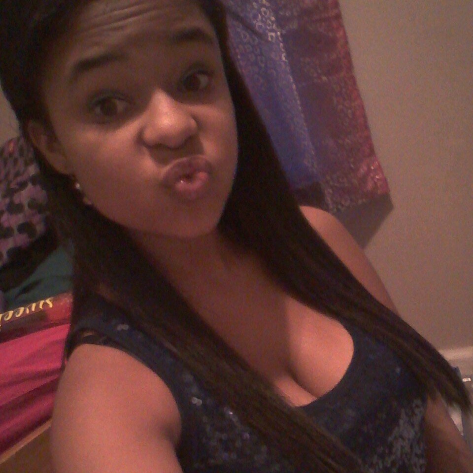Hi im Kaitlyn:)♥ Octavious Tate has my heart 1-1-11♥ forever and always :)♡