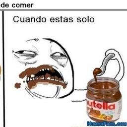 Estoy en un mundo donde lo mas importante para mi son mi comida,mi cama y mi tete :3