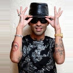 Letras y más letras pero con sentido es lo que lees. Si te identificas dale RT | FANS DE ARCANGEL