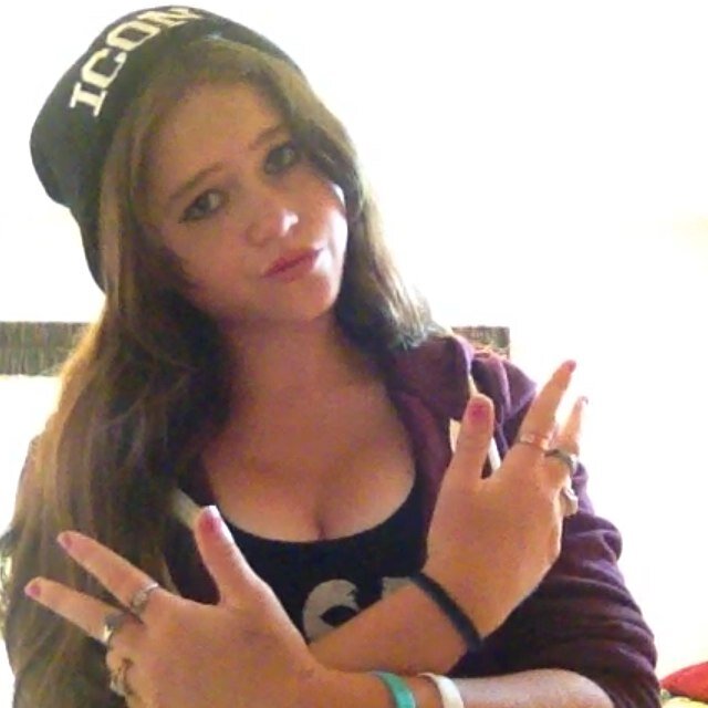 I love music, singing, dancing and just having fun. I believe in my dreams and i love to try new things:) always stay swaggy;)