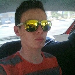 Amo a liberdade por isso deixo livre as pessoas q amo,se voltarem foi pq as conquistei se ñ voltarem é pq nunca as tive!!!