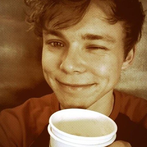 YAY YOU JUST GOT A FREE FOLLOW! FOLLOW @stylexashton and ask for a follow back :)