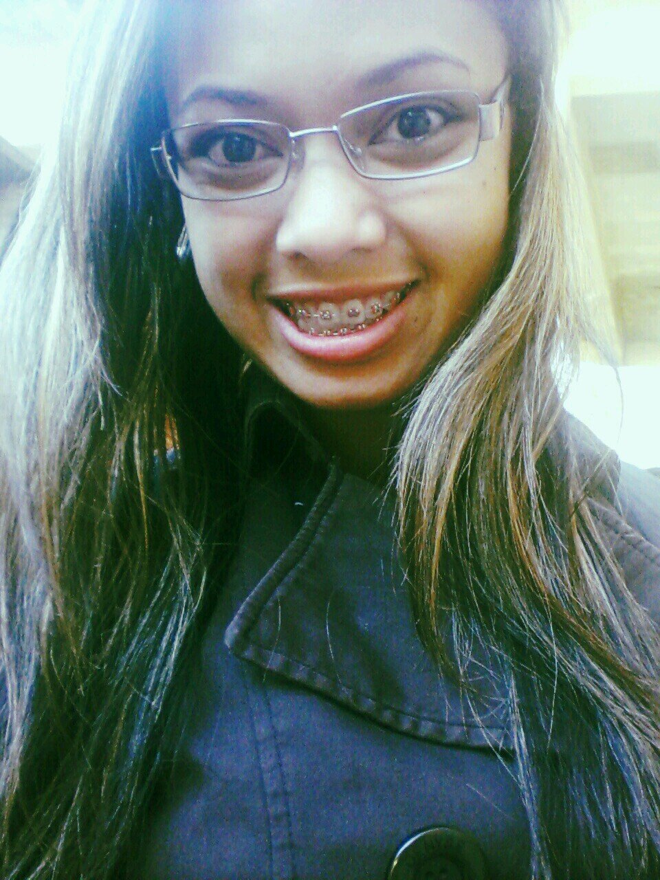 Sorria sempre, seja o motivo de um sorriso, ame e seja amado... Cultive amizades verdadeiras, passe o tempo com quem vc ama! E tudo será melhor!
By: Taina Mota