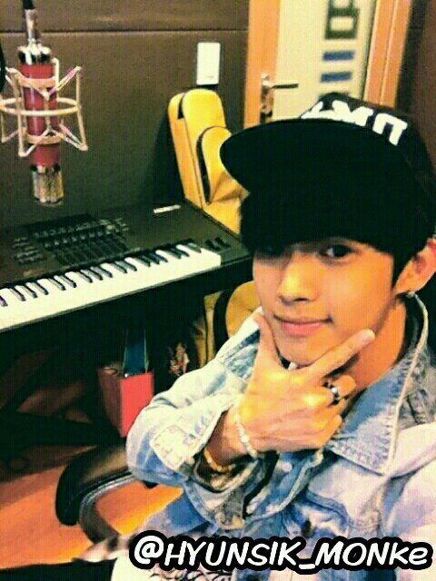 Hello Melody!! I'm member Boyband BTOB♪my name's Im Hyunsik♬♬ Just Bot I'm not real [Real: @BTOB_IMHYUNSIK ] #92line 130219 #MONke