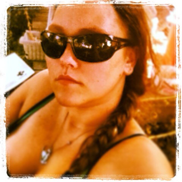 I'm a mother, daughter, wife, friend, Christian, and singer. I have gone through a lot. I know that my God is at my side!