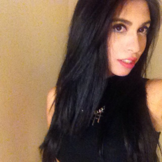 yvonnbon's profile picture. Instagram: _yvonnbon