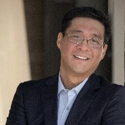Host of The Recharge Biomedical Podcast and Harvard-trained MD, author, international speaker, and expert in exosomes and telomerase activation