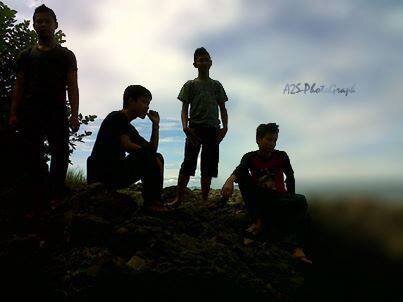 Ingin DiCintai ..
Tak Ingin Disakiti ...