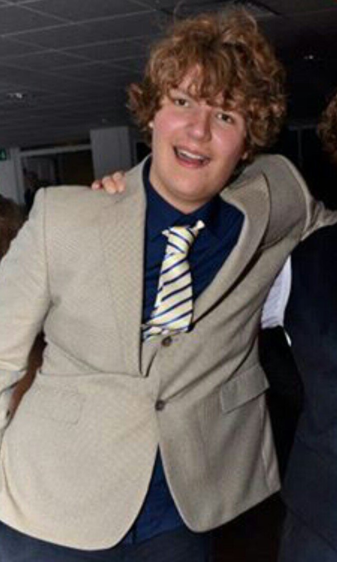 Viola artist, golden locks, mum banned me from porn so looking for some fun open to both genders dm me (All opinions are both me and my affiliate's @BillHarpum)