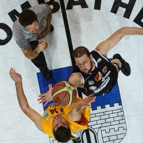Basketball referee // NLP master // @petair23 // Publishing useful technology for referees. #folloback
