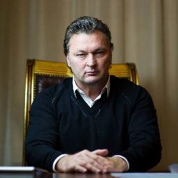 Лидер партии