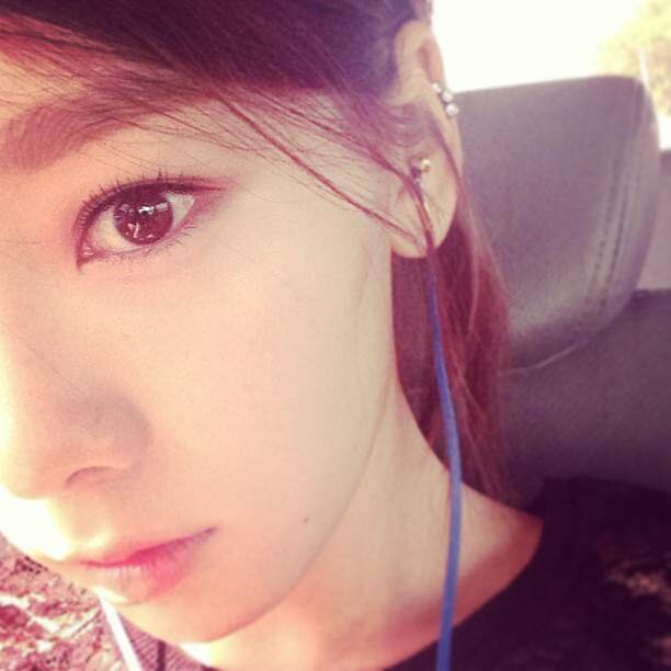 리스마 임니다 | 13 y.o | 20042000
I love KPOP ~ ^ 소녀시대 & 엑소 ^
I like korea.. and I Love Indonesia ^^
Mention for follback^^ | Unfoll? Unfoll back !!