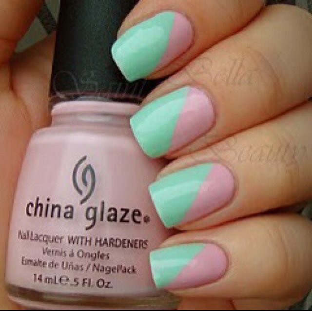 StBellaBeauty's profile picture. I'm the editor of SaintBella Beauty. Nail polish addict, eye shadow junkie and lipgloss collector. Tweets about beauty and other stuff in Swedish.