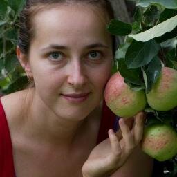 AnyaMel's profile picture. 