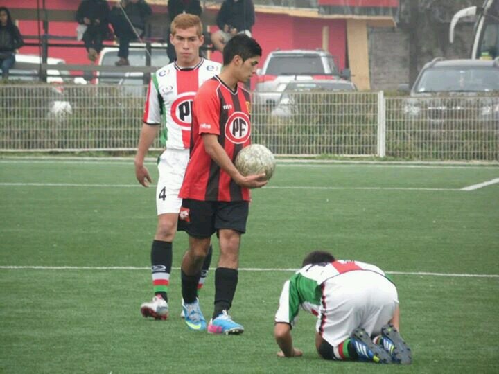 Jugador sub 17 de   rangers de Talca.