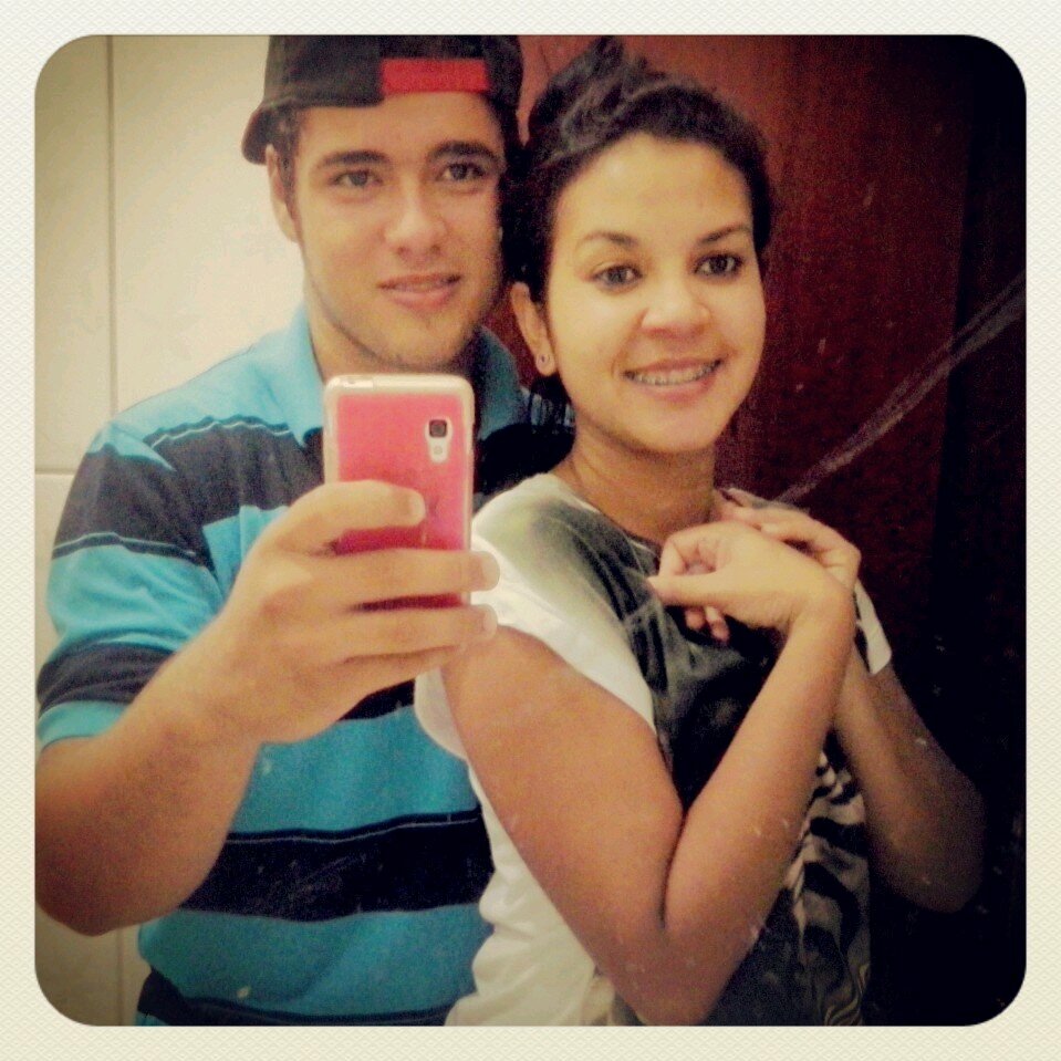 Tudoo qe sou e posso ser , é por voocê !         MinhaBuguinha Sz'          AmooVcc Môomo ^^