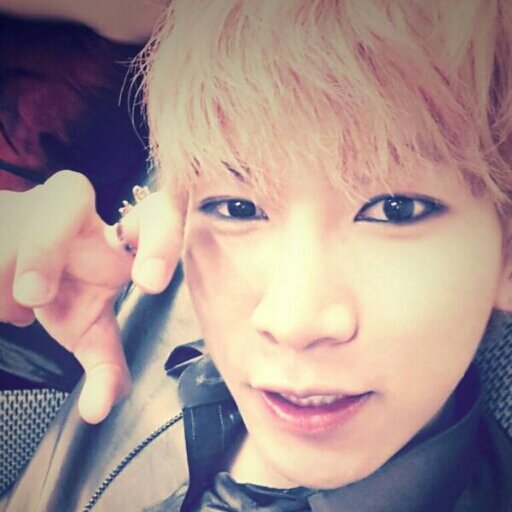 [2013.01.02~ing]안녕하세요 비투비 멤버 서은광군의 사진을 올려드리는 서은광사진봇 입니다/사진제보 많이 해주세요/모든사진의출처는 사진속에/중복봇X
