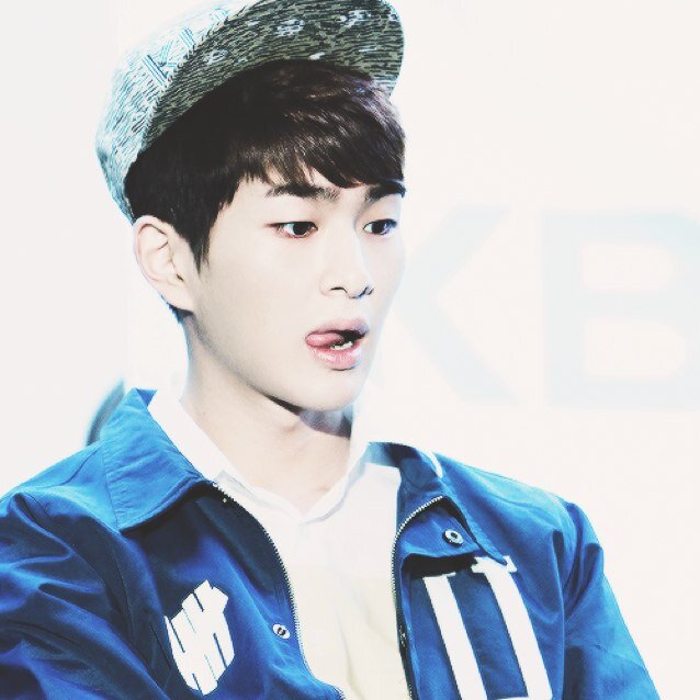 ❥ 샤이니 T Δ N K U N J I N - ♡ @skehehdanfdldi ✌