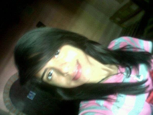 me dicen pao!! soy estudiante de 4to año soy un poquis dramática** pero super chévere ;) sígueme y yo te sigo!! *-*