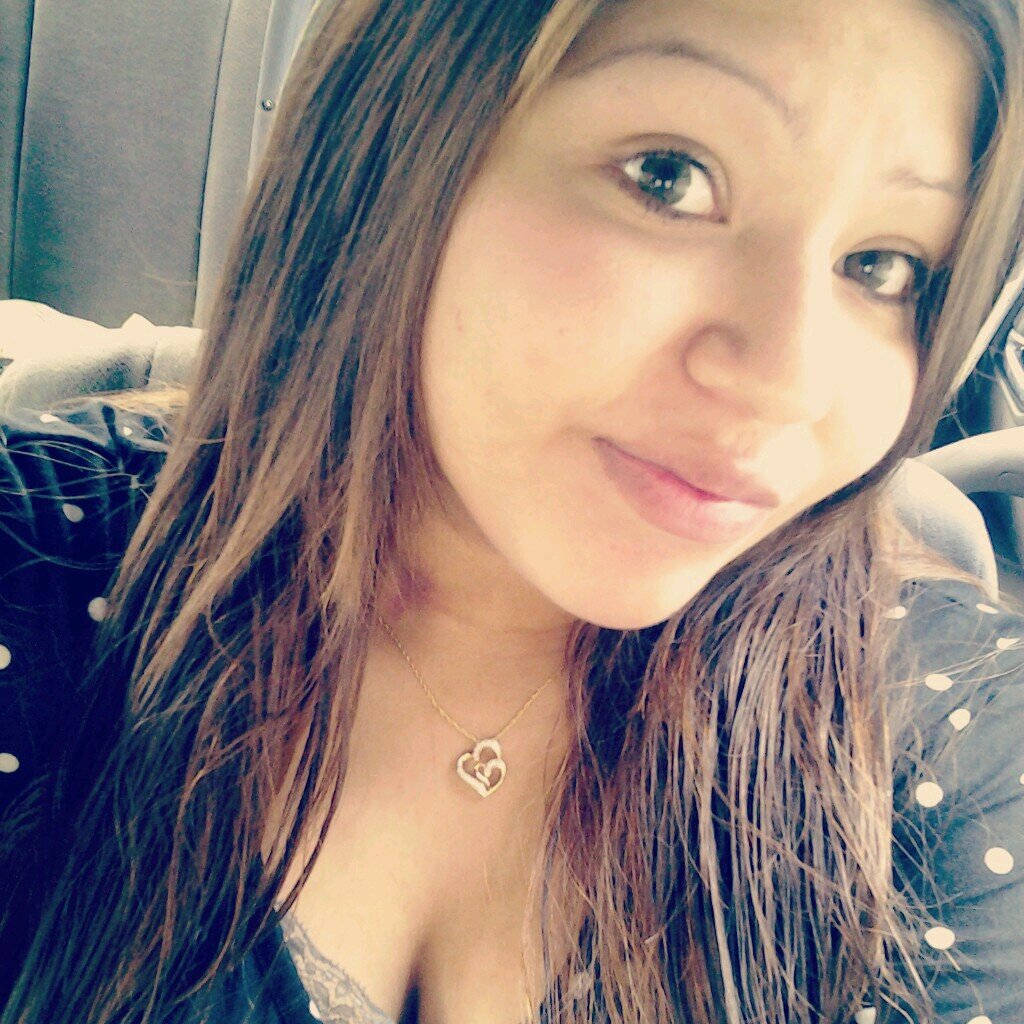 21 yrs old mommy of 3 two boys one girl and i work at panda express in heights;)