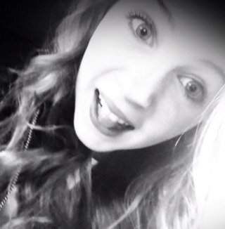 My name is tahlia i am 13 years young I love janoskians justin bieber and cody simpson