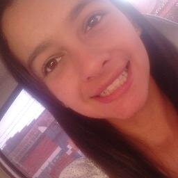 Não deixe de sonhar ,não deixe de sorrir,pois não vai encontrar quem vai sorrir por ti ♪