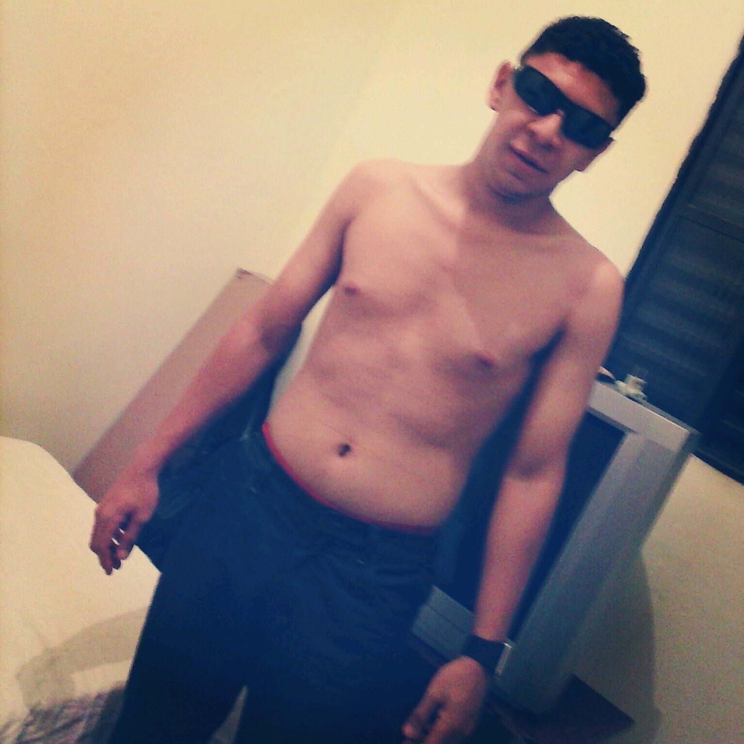 Posso ser diferente de tdoos q vouce jah Conheceu,
Soh depende da sua capaciidade de carinhoo.
Sou akele q podee te fazeer Feliiz e jamaiiis te fazer sofreer.