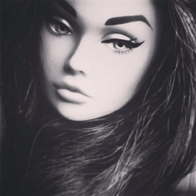 New account of @pillsandperfect my old account got found. 




 •diagnosed bulimic,depressed,voices