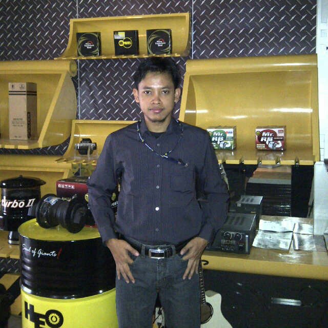 student | sales engineer | heavy equipment, mining & energy