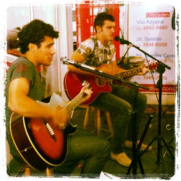 João Pedro & Felipe
Dupla Sertaneja
Pop Rock/ Reggae/ MPB

Contato: email - guedes.later@hotmail.com
cel: (012)98841-8242
      (012)98285-9040