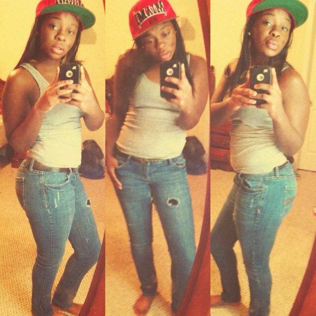 #TeamCute #TeamSinqle ! #TeamFollowBack #Softball #Basketball #Boxing #Class of 2015 ! #HMUUU ;) ❤