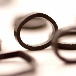 StiekCoach's profile picture. Elasticiteit als omgekeerde van kwetsbaarheid. Terugbuigen. Soms lokt een ziekte, problemen of kwetsbaarheden uit het verleden uit. Coachen in het hier en nu