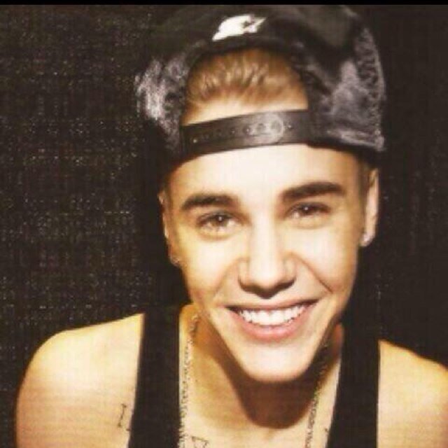 smile like you've never been hurt.♡