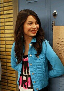 carly shay I am Spencer little sister an sam n Freddie are my friends and taken by @techwizben he is mine back off