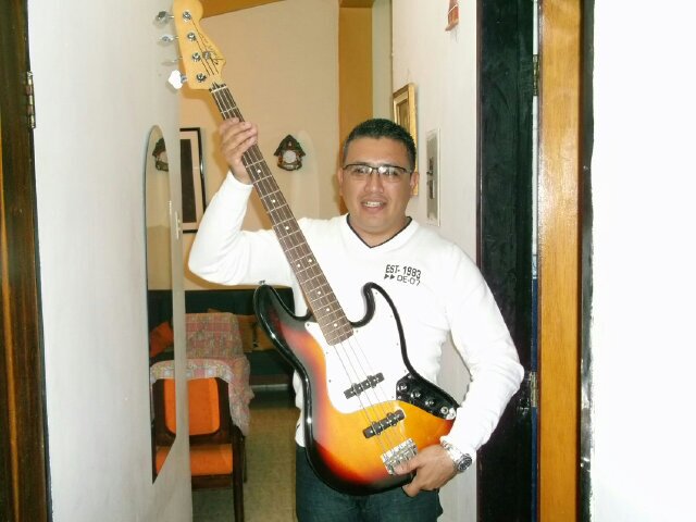 Estudiante de la escuela Técnica superior Forestal ULA..y trabajador universitario de la facultad de odontología @no soy político. ni religioso@ sólo soy yo
