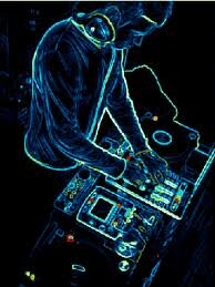 Por fin encontré un DJ honesto!!! Honestamente no sabe mesclar nada...