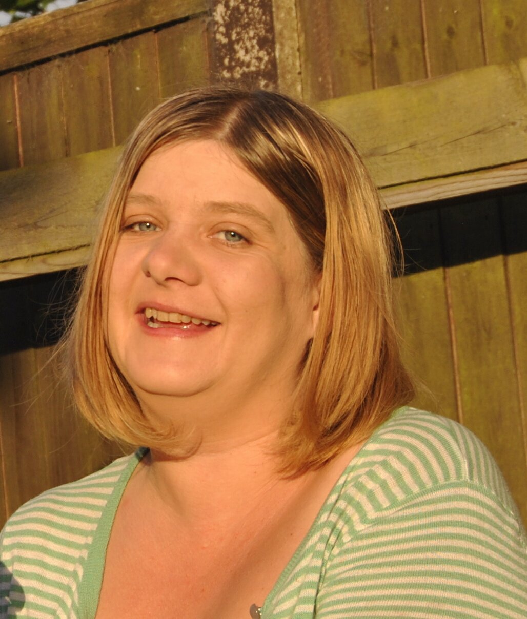 Freelance picture editor and journalist and baker. Distrust anyone who doesn't like cake.