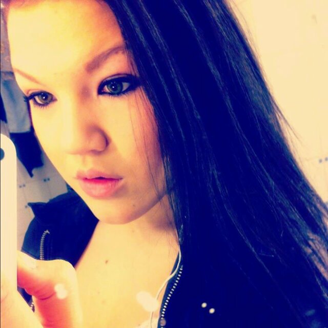 _Segbroek:_2vwo:_dutch:_Hating france:_love one girl with green eyes;_http://t.co/63QL7qGHHj me bestie hartje_kuss_isa