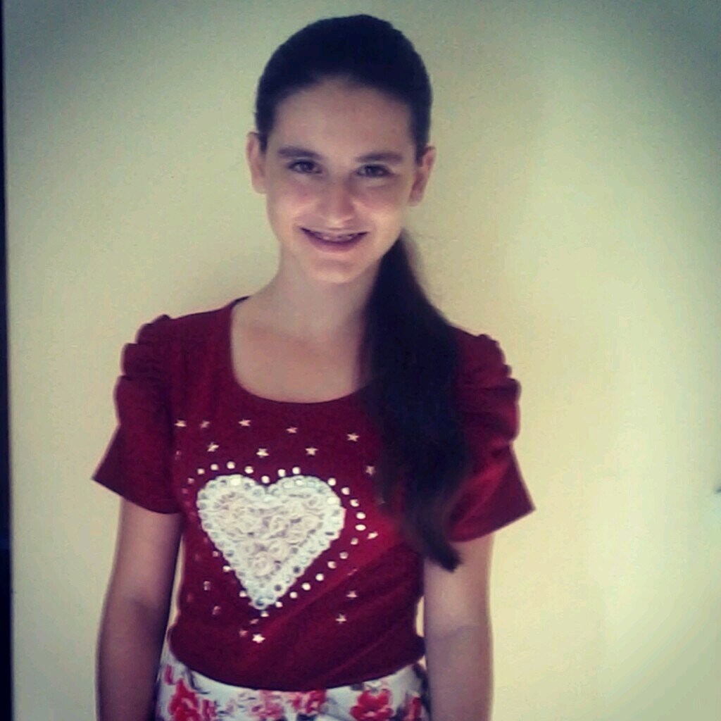 13 anos.Capricorniana,Catarinense,Brasileira.