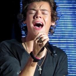 HI :D YOU GOT A FREE FOLLOW SO PLEASE GO FOLLOW @harryadore OR I'LL UNFOLLOW YOU!!