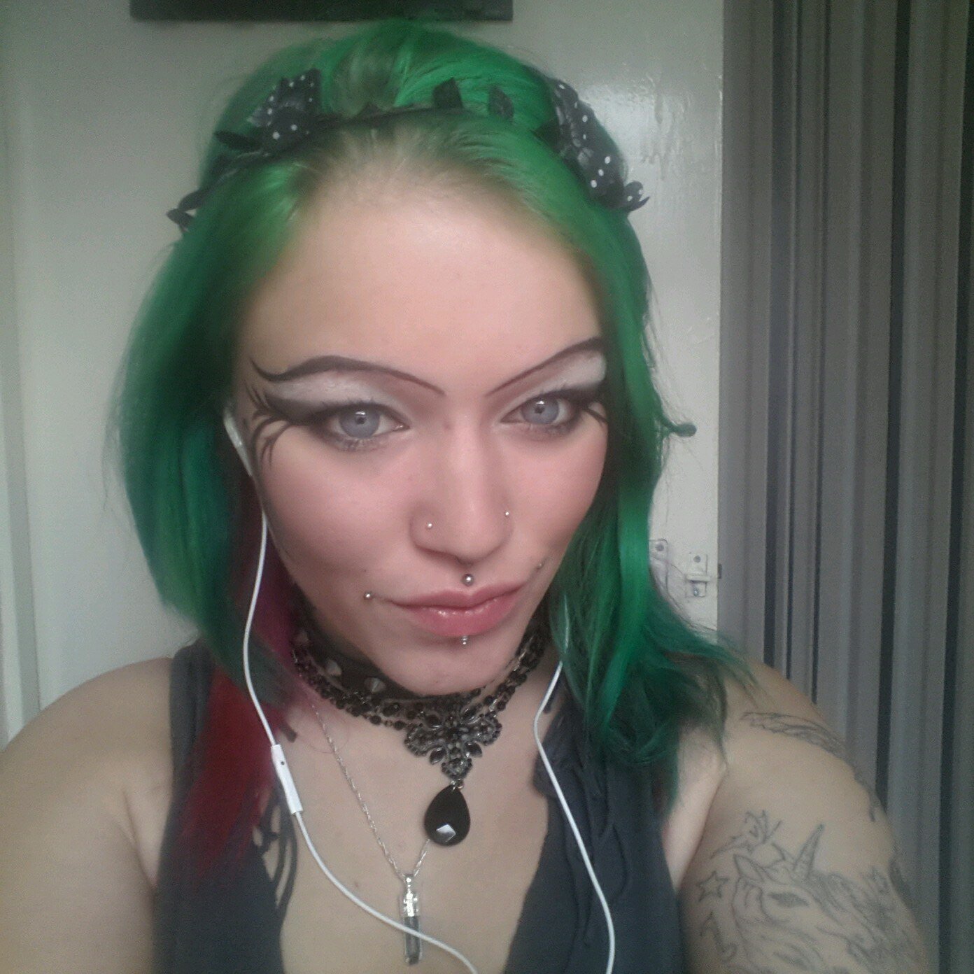 I'm not a slut I just love love ;) Dominatrixes do it better...
