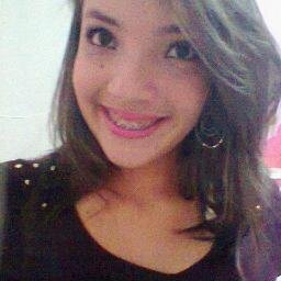 Escorpiana , musicista, louca por animais, mais uma amante do mcfly, fultura estilista  e estudante do Centro Avançado de Ensino - CADE
