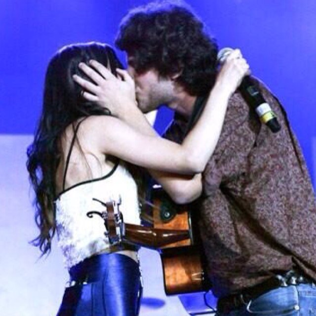 Quando tudo em volta parece mudar, pra mim devemos ficar pra sempre assim... @manugavassi