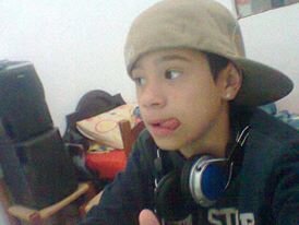 meu nome é natan elizeu tenho 14 anos, ando de skate luto mma e no momento estou solteiro