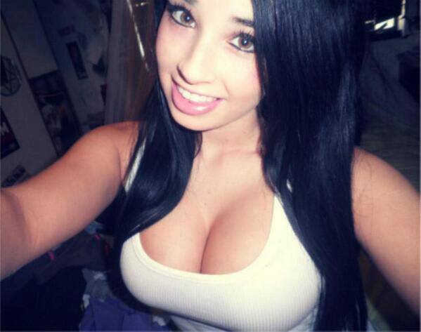 Robyn__Sweety's profile picture. I am a nice sweet girl . I read books and sing for alot of people. I love taking photos :)