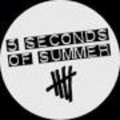 Fresh Tributes
We are Michelle,Ashley,Luna and Cara !
We are the girl tributes of the beloved 5SOS