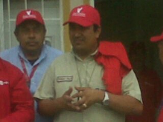 campesino de izquierda / obrero de pdvsa /